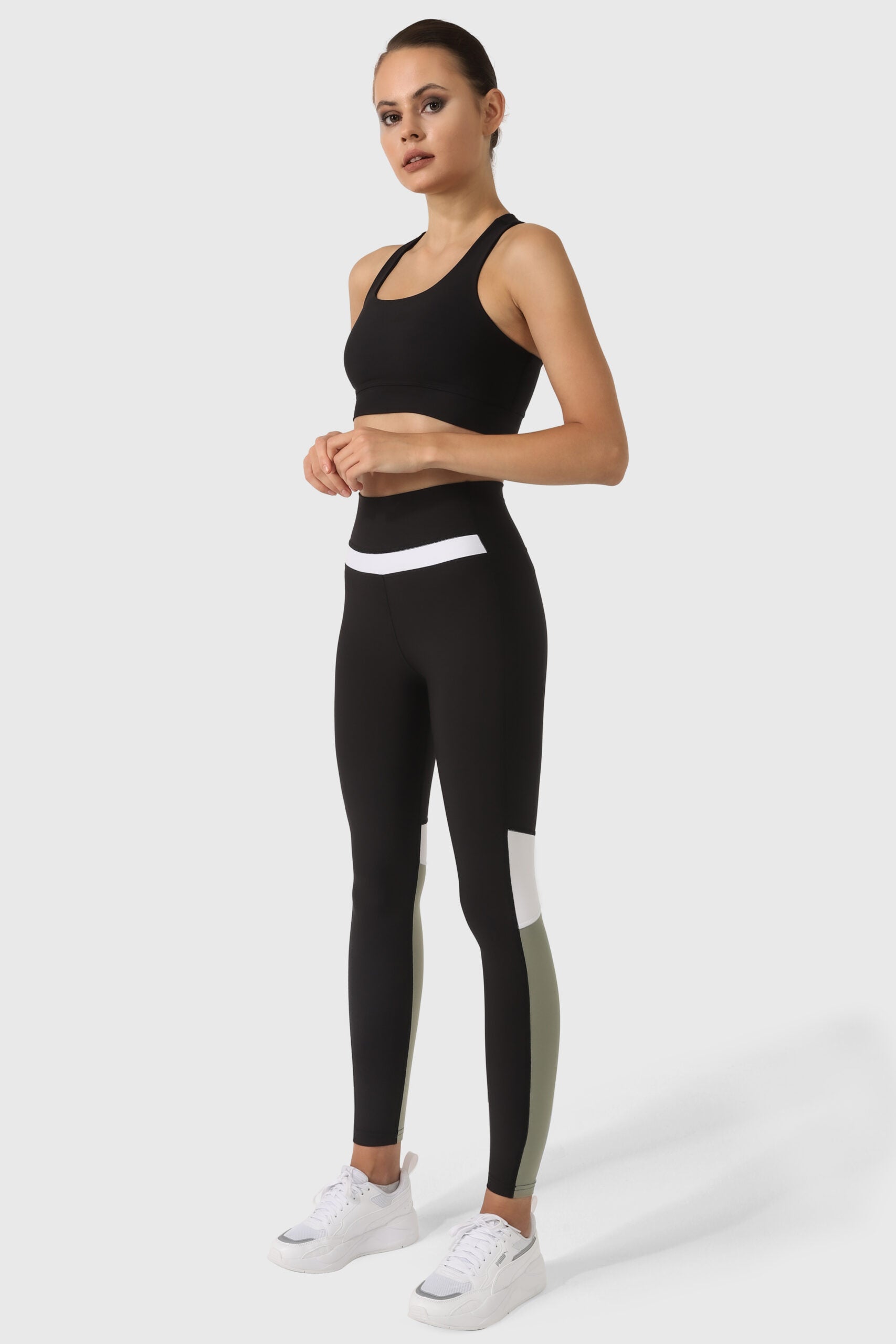 Спортно бюстие с кръстосан гръб CROSS BLACK
