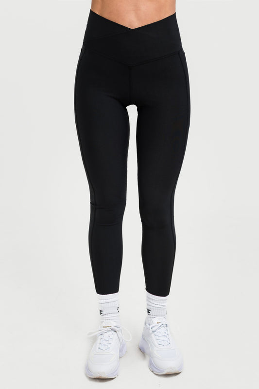 Супер-стягащ спортен клин с V-образна талия Daria Black